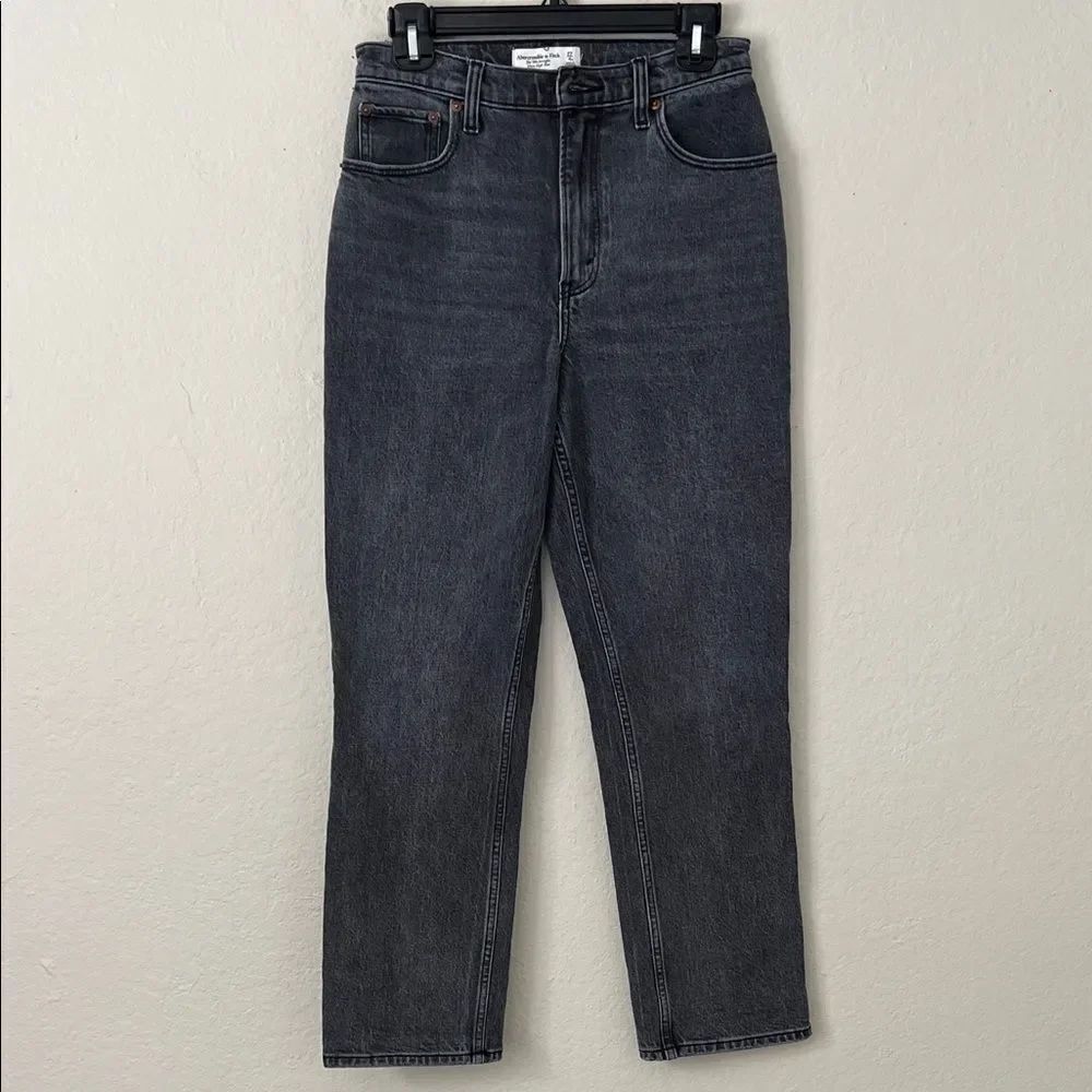 Abercrombie & Fitch The 90s Straight Ultra High Rise Jeans Curve love  Size 27